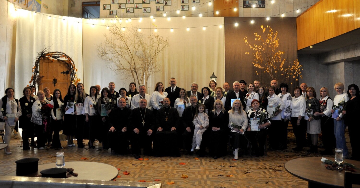 ДЕНЬ ПРАЦІВНИКІВ КУЛЬТУРИ ТА МАЙСТРІВ НАРОДНОГО МИСТЕЦТВА